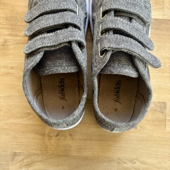 Fabkids Casual School Shoes Easy closure Multi Strap Sneaker Grey size US 4 - Picture 11 of 12